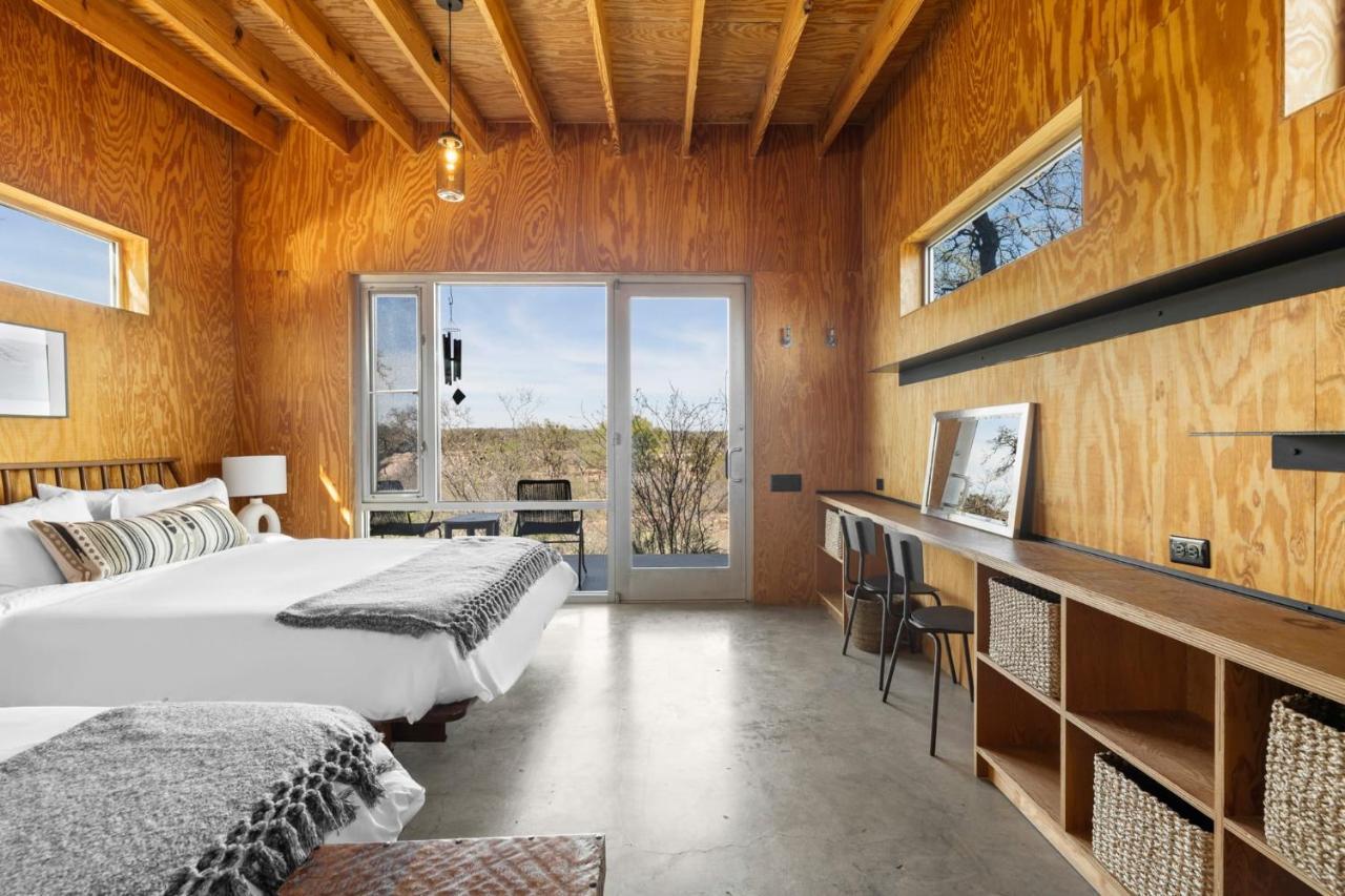 Lazo House - Riverfront With Overlooking Llano River Εξωτερικό φωτογραφία