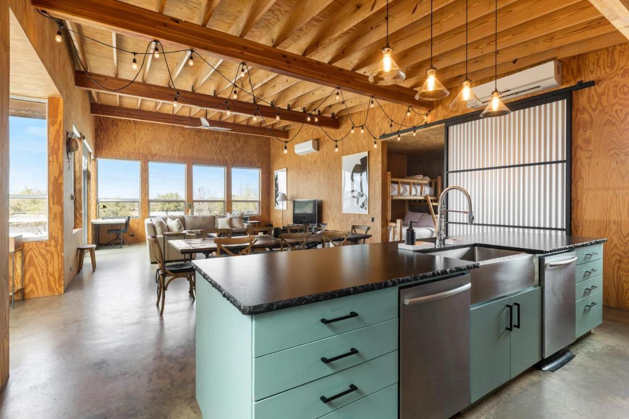 Lazo House - Riverfront With Overlooking Llano River Εξωτερικό φωτογραφία