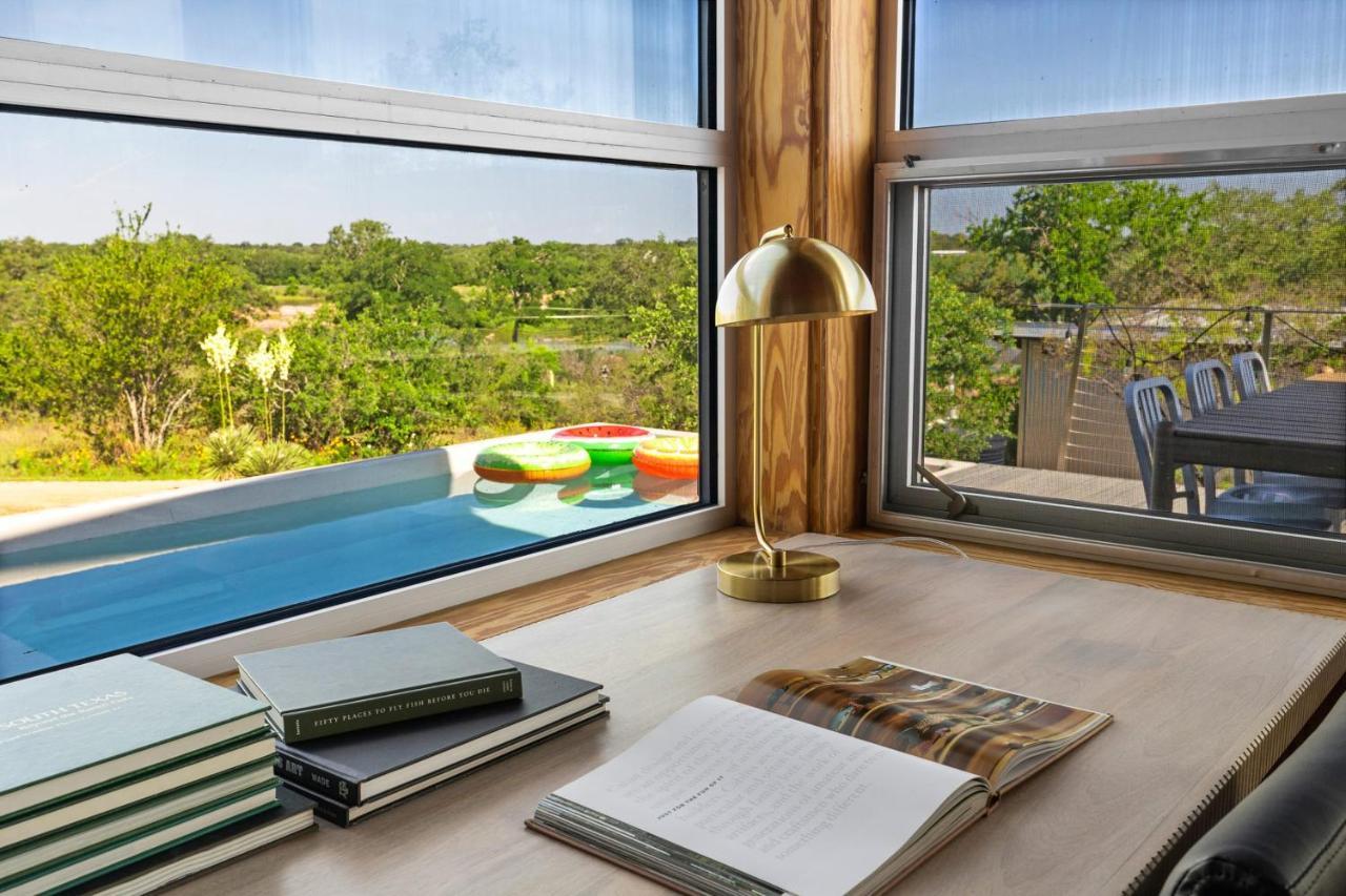 Lazo House - Riverfront With Overlooking Llano River Εξωτερικό φωτογραφία