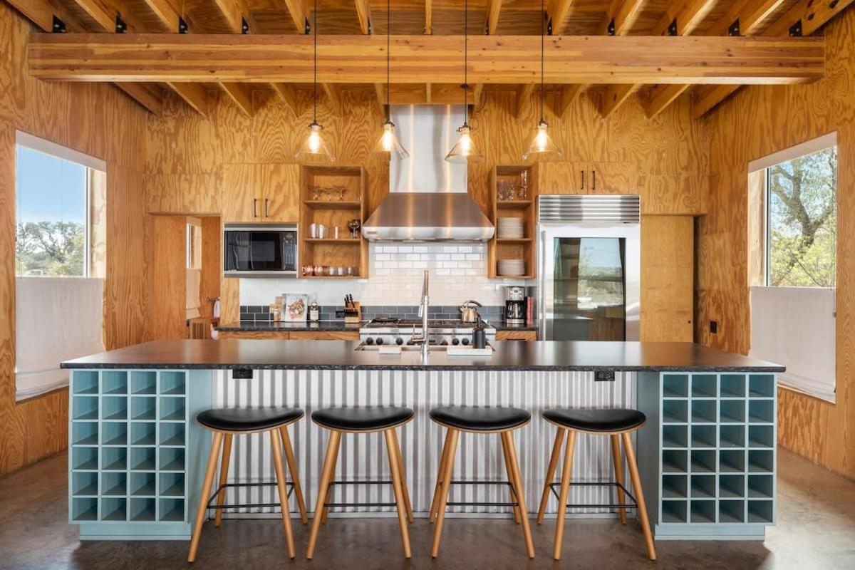 Lazo House - Riverfront With Overlooking Llano River Εξωτερικό φωτογραφία