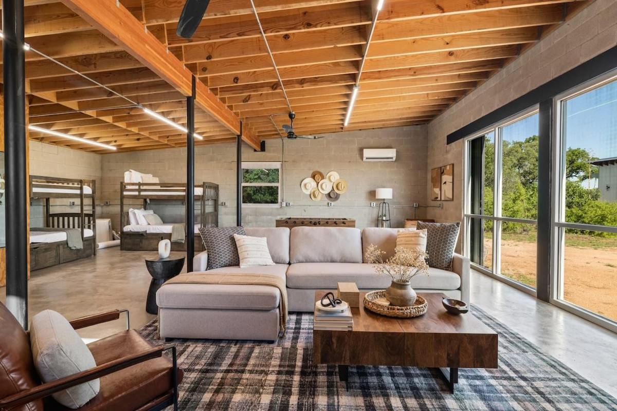 Lazo House - Riverfront With Overlooking Llano River Εξωτερικό φωτογραφία