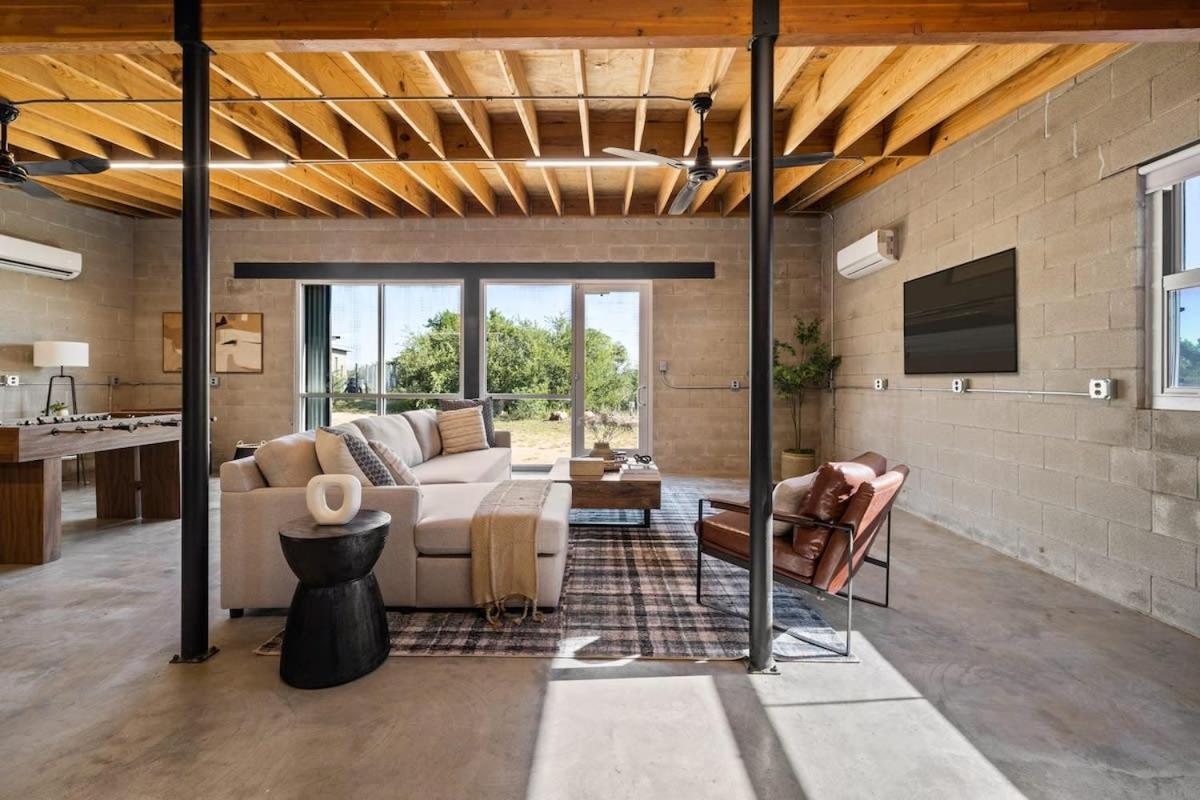 Lazo House - Riverfront With Overlooking Llano River Εξωτερικό φωτογραφία