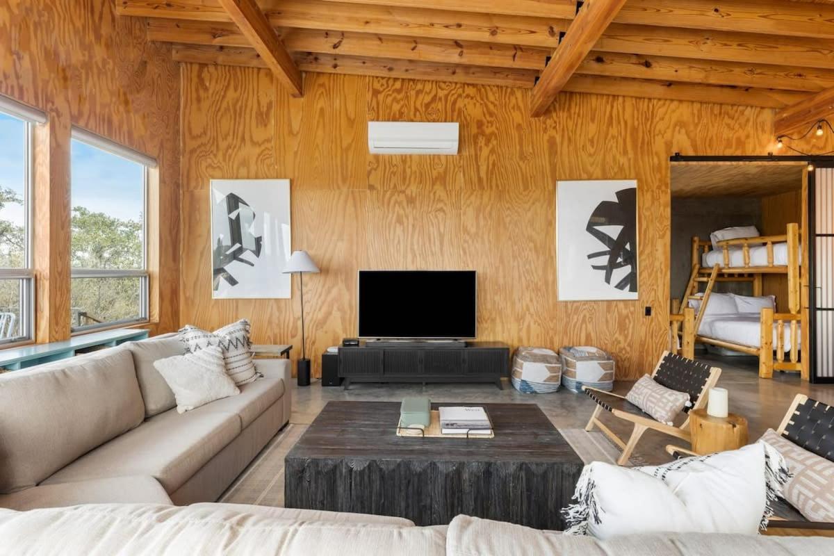 Lazo House - Riverfront With Overlooking Llano River Εξωτερικό φωτογραφία