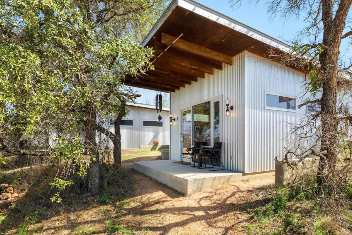 Lazo House - Riverfront With Overlooking Llano River Εξωτερικό φωτογραφία